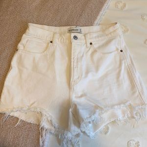 Abercrombie & Fitch Ultra High Rise Mom Short